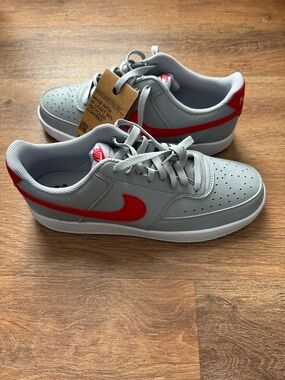 NWT Nike Court Vision Low Men’s Size 10 Gray & Red Low-Top Sneakers